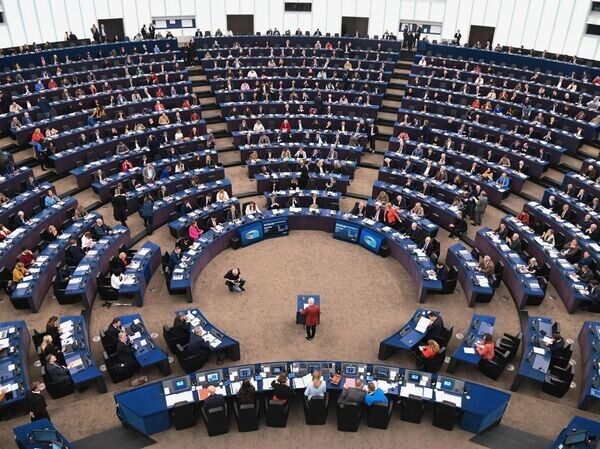 Мирный план Орбана уничтожен. Европарламент принял новую резолюцию. В ней он требует эскалации на Украине