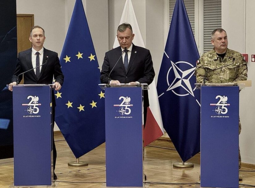 Не агрессивная Польша объявила о кратном увеличении войск на границе с Беларусью