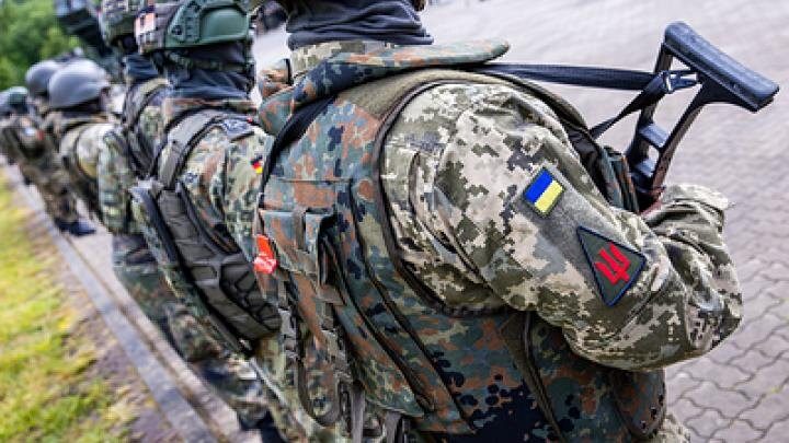 Солдаты США хвастаются фотографиями на русской земле, враг копит силы для наступления в сентябре, налет на Крым