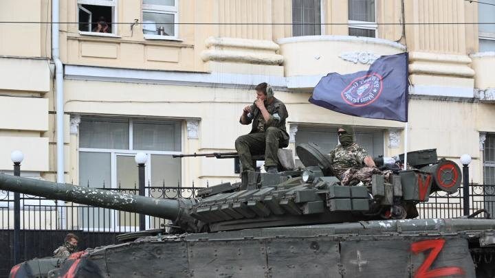 "Вагнер" возвращается на фронт: К границе с Украиной выдвинулась колонна военных. Готовится заключительный этап СВО