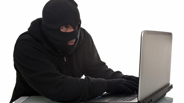 «Шо…»: Украинский мошенник перешёл на родной язык от неожиданного ответа актёра Сергея Маковецкого (Видео)