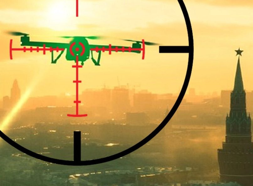 "Ужас, там всё горит": Полыхает крупнейший НПЗ. Под ударом ядерные объекты России и ракетный арсенал. "Байрактары" летят к Петербургу