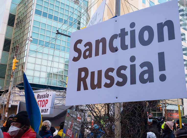 Россия полностью отбила деньги, украденные у нее Западом (Видео)