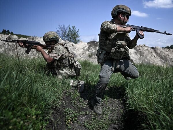 «Эти русские бьются так, как будто завтра не будет». Воюющие в ВСУ чехи рассказали об угрожающей ситуации на фронте