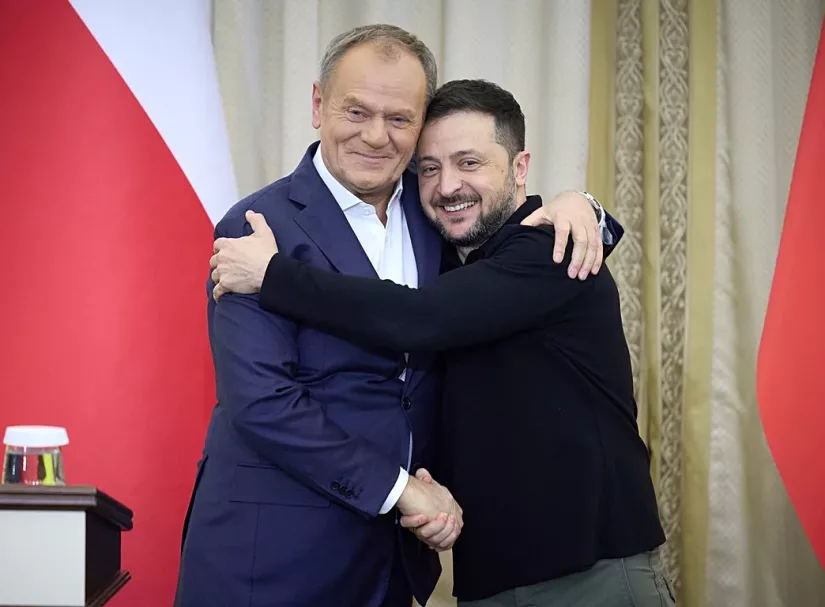 Всё изменилось в 23:25: Польша официально отправляет войска на Украину. Зеленский проговорился. С фронта подали сигнал - "ждём"