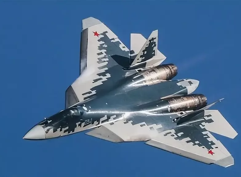 Хватило нескольких секунд: российский истребитель шокировал всех в Дубае