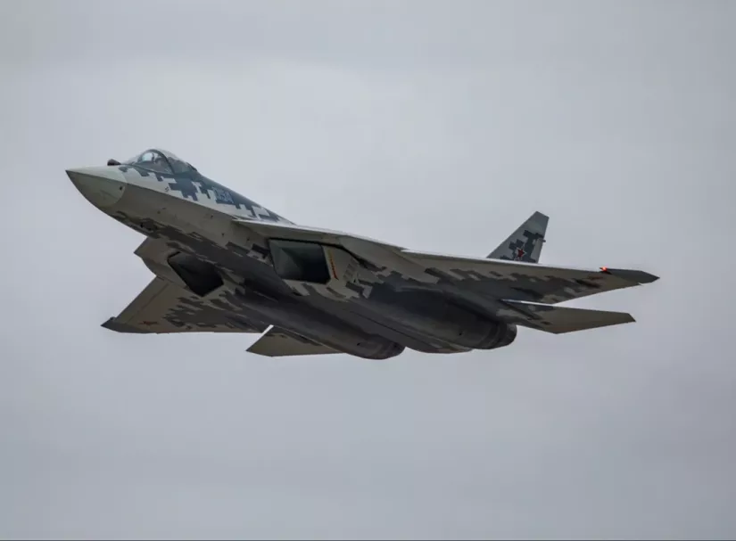 Су-57: Американский миф о "неприкасаемом" небе рухнул. Почему Запад теперь боится русской "костлявой руки"