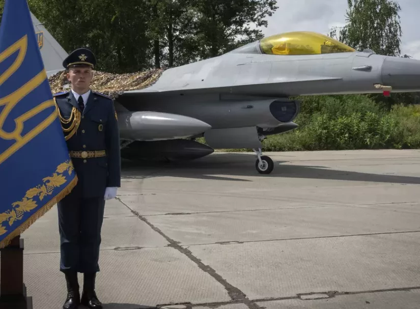 Пилоты НАТО на украинских F-16: первые подтверждения из западных источнико