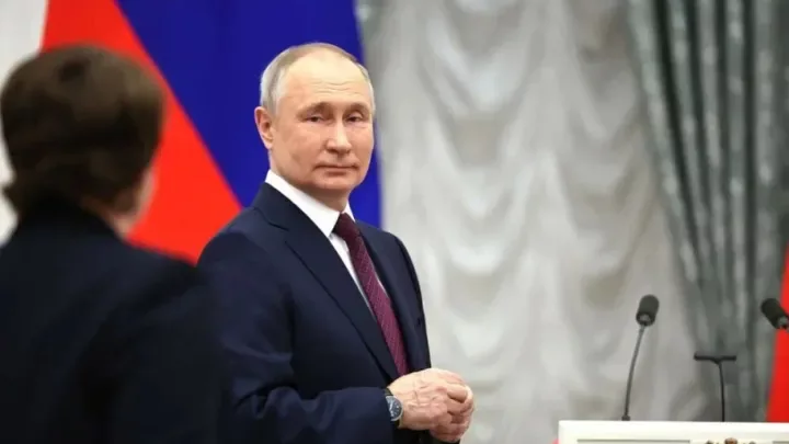 Почему атаки на НПЗ не ослабили, а усилили российский нефтяной экспорт: разбор налогового маневра, который всё изменил