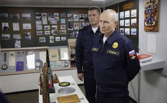 Путин с «Варяга» объявил Запад пиратами. В Киеве уже слышат набат мировой морской войны